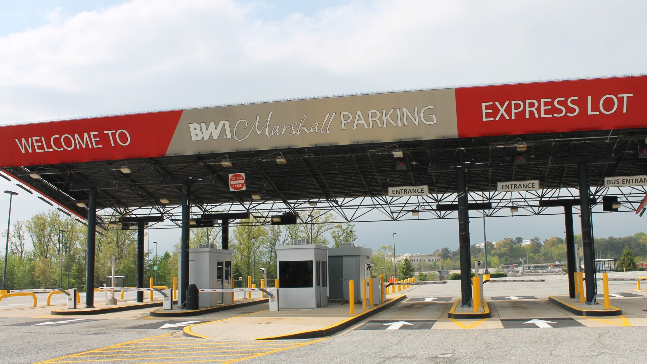 Photo of the entrance to the Express Lot at BWI Marshall Airport