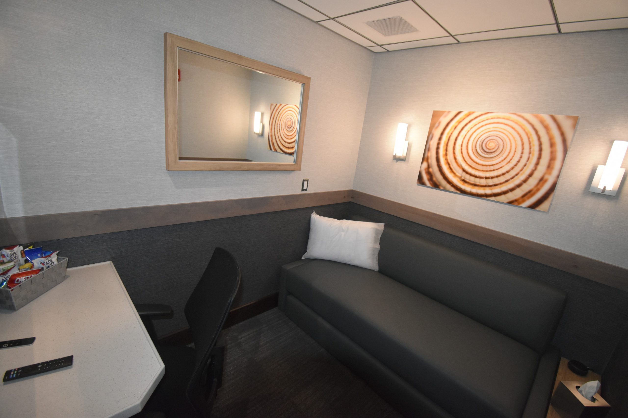Photograph showing interior of individual suite at Minute Suites at BWI Marshall Airport 