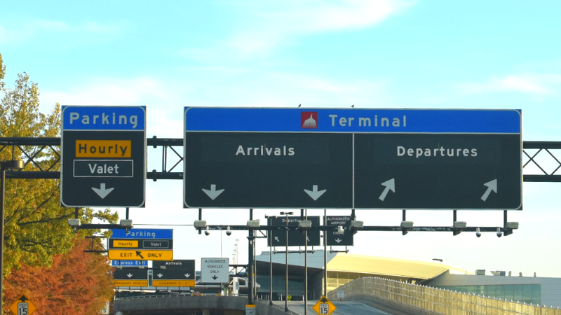 Photograph of terminal drive overhead sign denoting Arrivals and Departures levels at BWI Marshall Airport